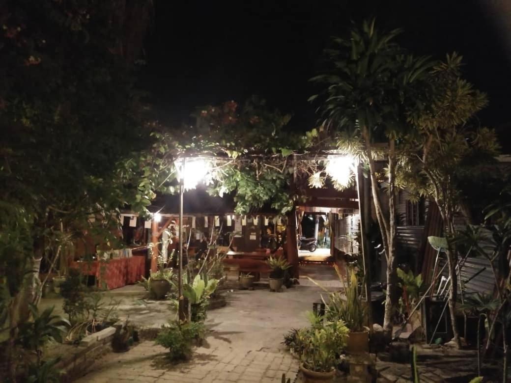 Hotel Nazri Nipah Camp Pangkor Kampung Teluk Nipah Exterior foto
